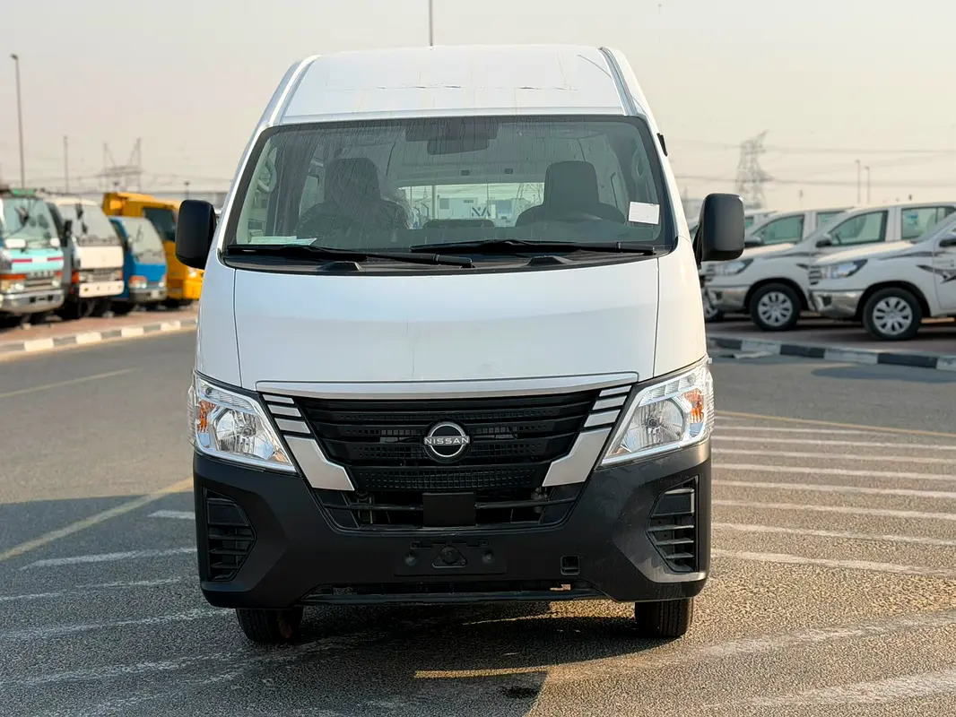 Nissan Urvan 2025 — photo 1 of 17