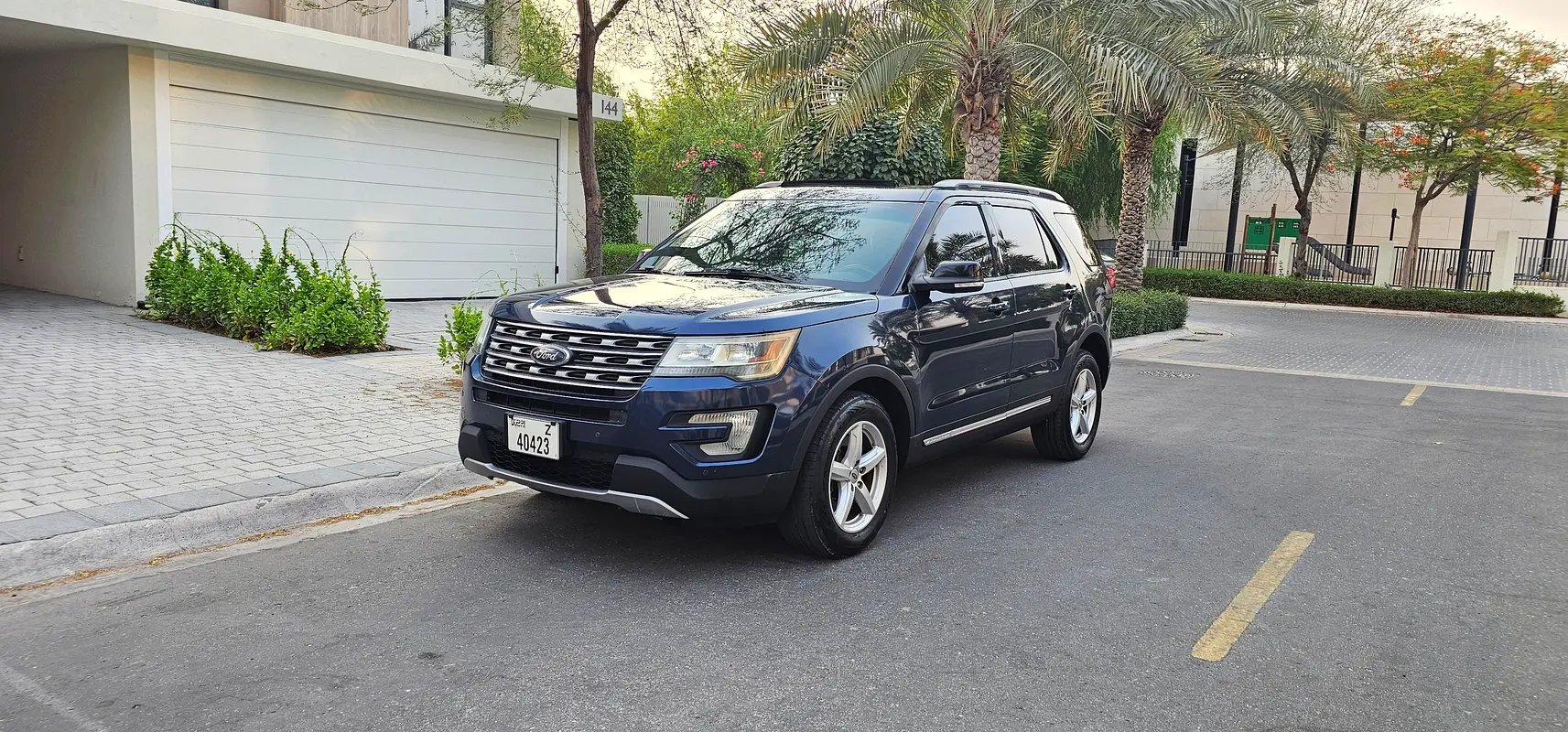 Ford Explorer 2016 — photo 1 of 17