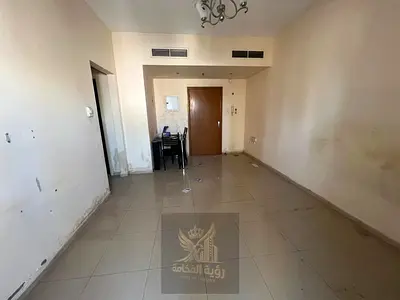 فرصة مميزة غرفة وصالة للإيجار في الخان بمساحة ممتازة وبلكونة وتكييف مركزي وصيانة مجانية وبدون رسوم إدارية