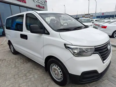 HYUNDAI H1 (( 9 seater // 2019 )) Gcc