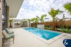 Exclusive | 5 Bed | Huge Corner Plot