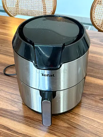 Tefal Compact Digital Air Fryer – AED 180 (Black)
