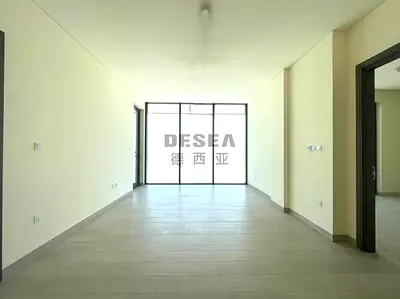 BIG LAYOUT - GREAT LOCATION - AMAZING UNIT