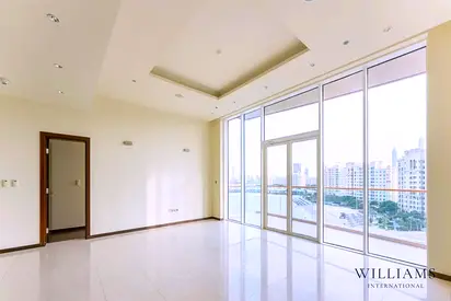VACANT | UNFURNISHED | SEA VIEW