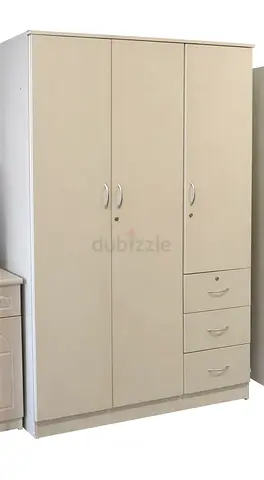 White 3-Door Wardrobe with 3 Drawers - Excellent Condition