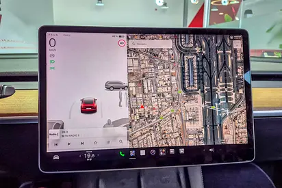 2022 Tesla MODEL 3 — миниатюра 13