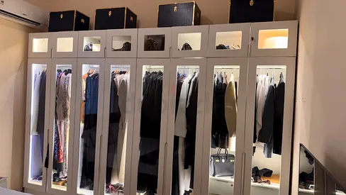 Built-in white wardrobe with lights, glass doors and overhead storage (2 parts) Excellent condition