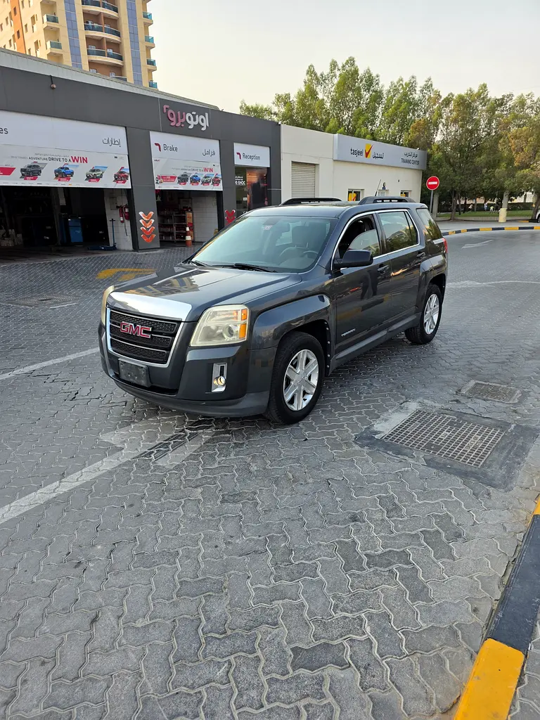GMC Terrain 2011 — photo 1 of 20