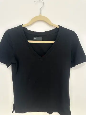 Lefties v neck t shirt