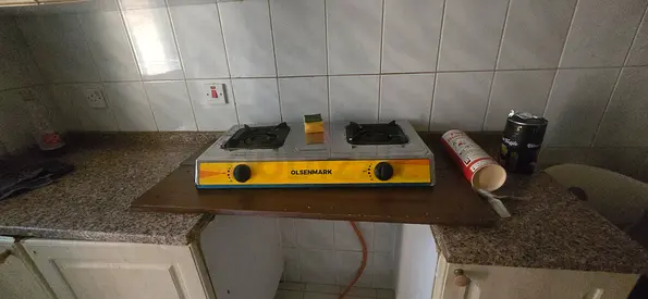 Used built-in two-burner gas hob (works) with knobs