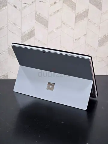 Microsoft Surface Pro 7+ / Intel Core i5 - 8/256GB SSD / 11th Gen