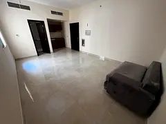 Studio apartment - spacious - separate kitchen - central air conditioning - easy access to Sharjah a