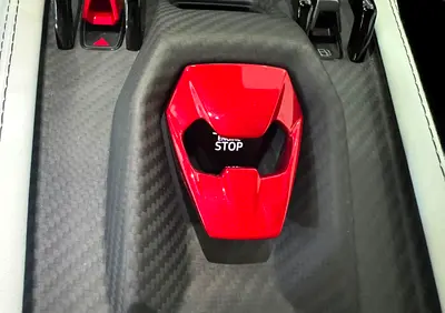 صورة 14 لـ 2025 Lamborghini REVUELTO