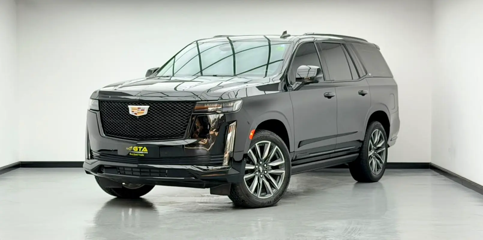 Cadillac Escalade 2023 — photo 1 of 17