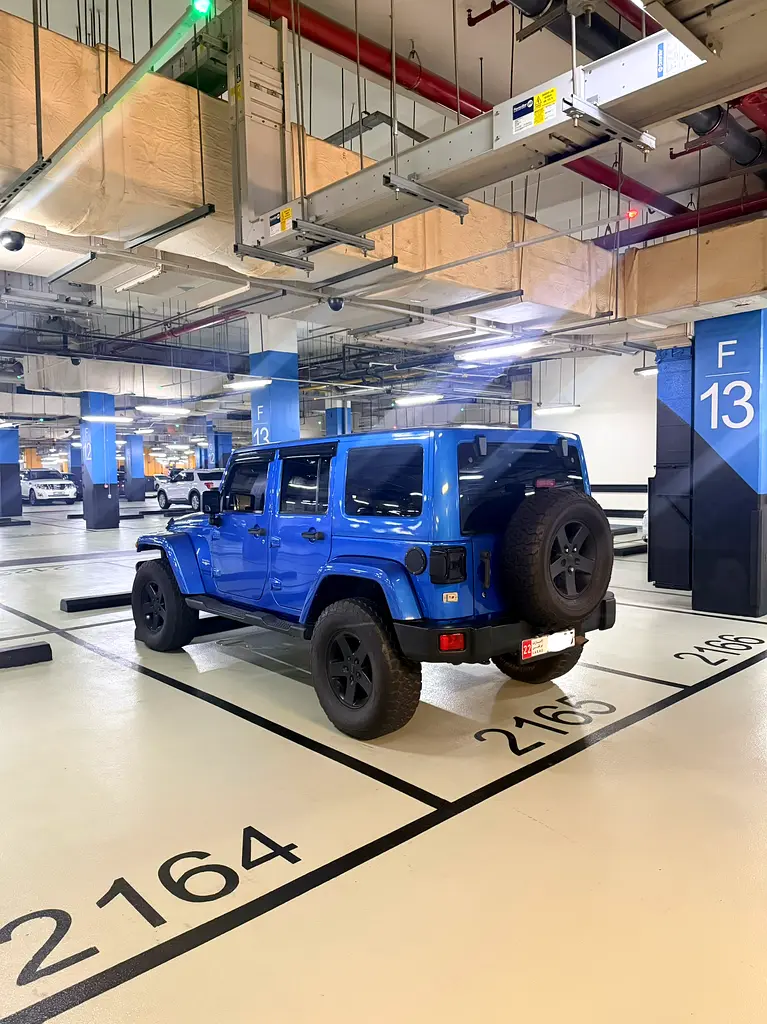 Jeep Wrangler 2015 — photo 1 of 9
