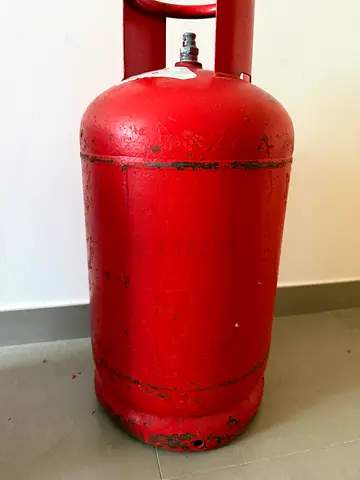 Un-used Full LPG Gas Cylinder (Red) - New Full, Good Condition