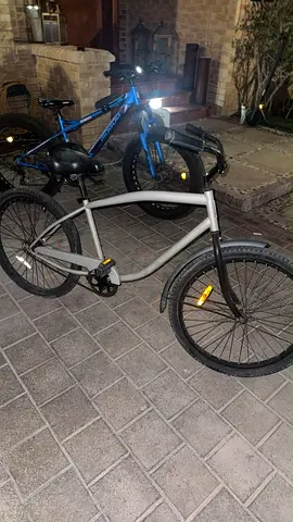 Single-speed Cruiser Bike - Good Condition, Comfortable Ride