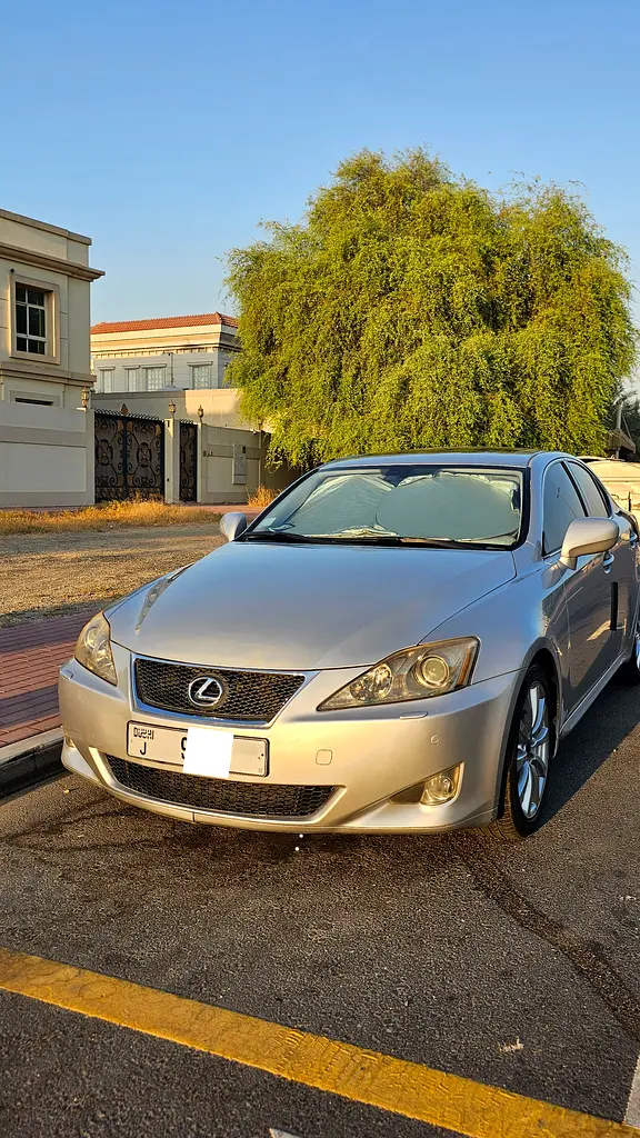 Lexus IS-Series 2008 — photo 1 of 5