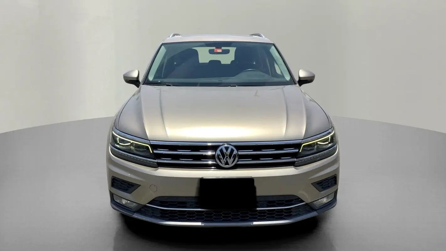 Volkswagen Tiguan 2019 — photo 1 of 8