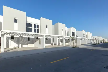Flexible Furnishing| Excellent Rental Opportunity
