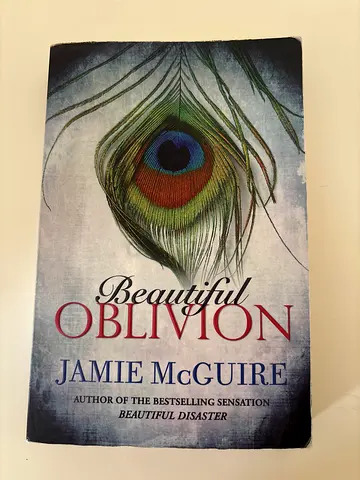 Beautiful Oblivion by Jamie McGuire (paperback)