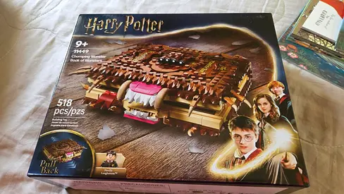 Harry Potter chomping monster book 518pc