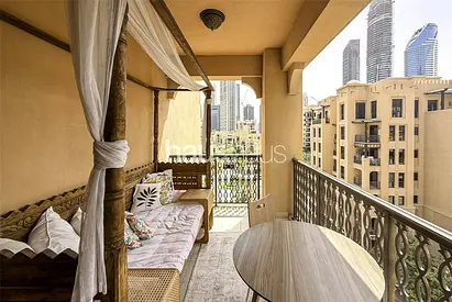 Large Layout | VACANT ON TRANSFER | Corner Unit