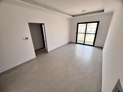 شقة غرفة وصالة أول ساكن _ نظام دخول بالكارد _ بتشطيبات فاخرة ومساحات واسعة _ في احد افضل مواقع عجمان