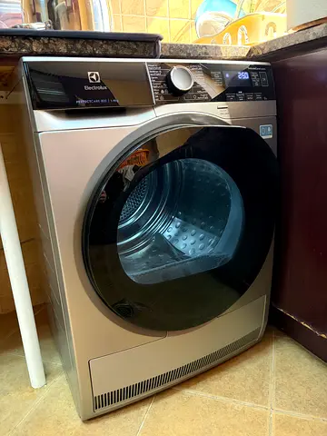 Electrolux Dryer - Excellent Condition. Model number: ew8h1966tbs