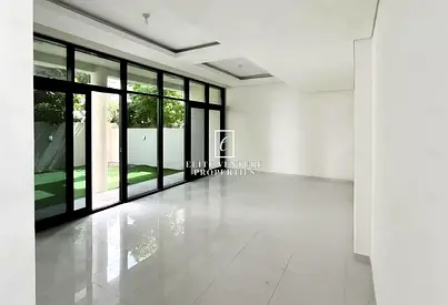 VACANT | WELL MAINTAINED | PRIME LOCATION