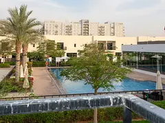 Overlooking Park and Pool I Sunny I Best Location