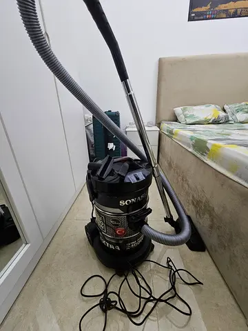 Sonashi Vaccum cleaner turbo 2400