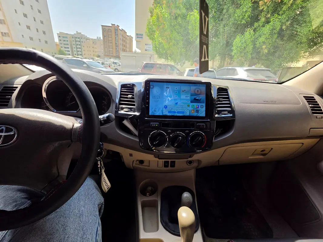 Toyota Fortuner 2007 — photo 1 of 8