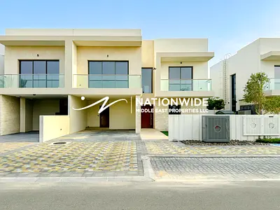 Vacant | Single Row 4BR Duplex | Ideal Location