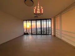 Luxurious 3bhk with maid room ready to move hot offer