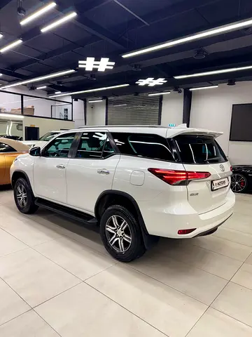 2024 Toyota FORTUNER 缩略图 18