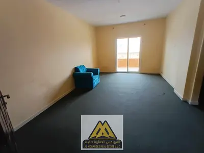 One bedroom and living room Balcony Bathroom Closed kitchen Built-in wardrobes Central air conditioning