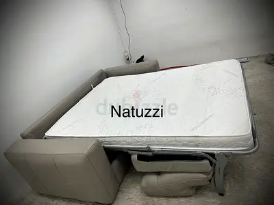 Like new condition Natuzzi sofabed