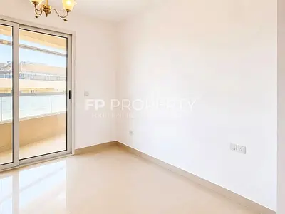 12 Cheques | Prime Location| Spacious| vacant Unit