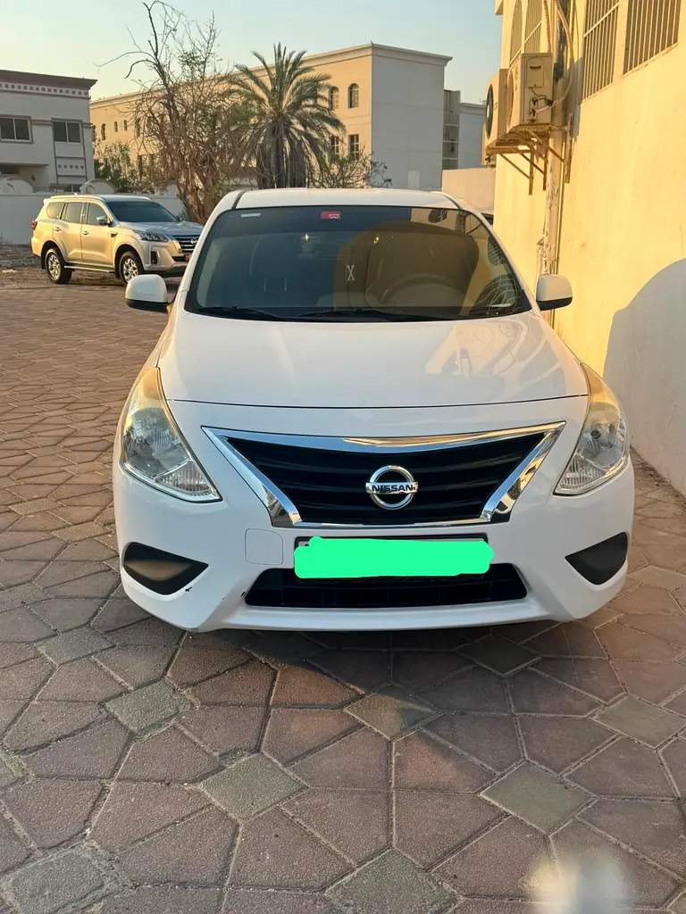 Nissan Sunny 2023 — photo 1 of 9