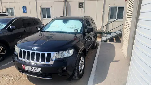 Jeep Grand Cherokee Overland 2011 | 5.7L HEMI V8 | Full Option