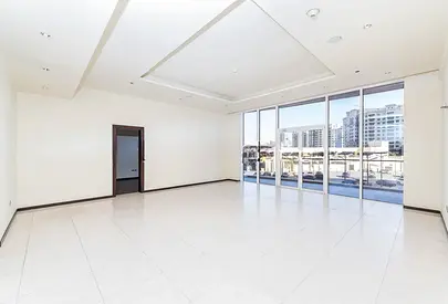 READY TO MOVE | BEACH ACCESS | LOW FLOOR
