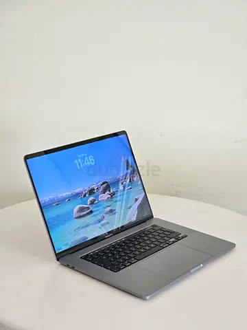 Apple MacBook Pro 2019 / i9 / 32/512 - 4GB Graphic Card - Clean Condition