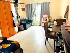 Family or couples room rent ( dewa and cleaning included)- Al arti plazza - Karama