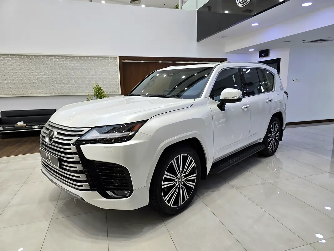 Lexus LX-Series 2025 — photo 1 of 8