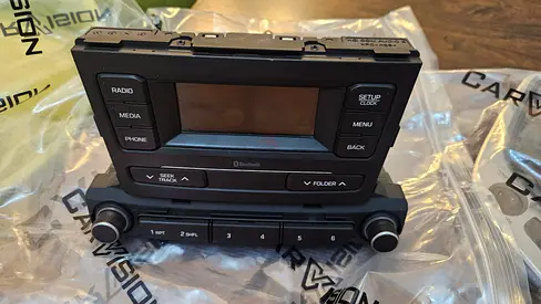 Used car stereo head unit Hyundai accent with Bluetooth and controls (fits dashboard slot)