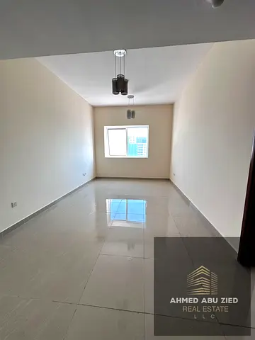 👑 الانشراح والموقع الإستراتيجي! شقة غرفة وصالة بمساحة عملاقة في مشيرف! 👑
