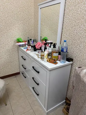 Dressing table