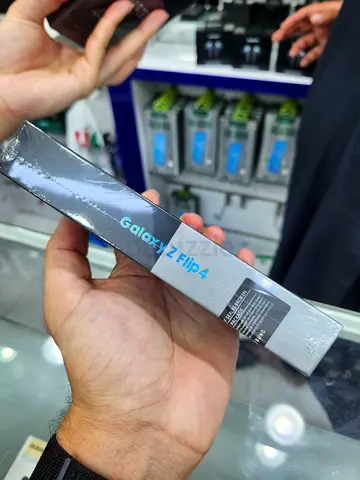 Samaung Galaxy Z Flip 4 512GB New Box Packed