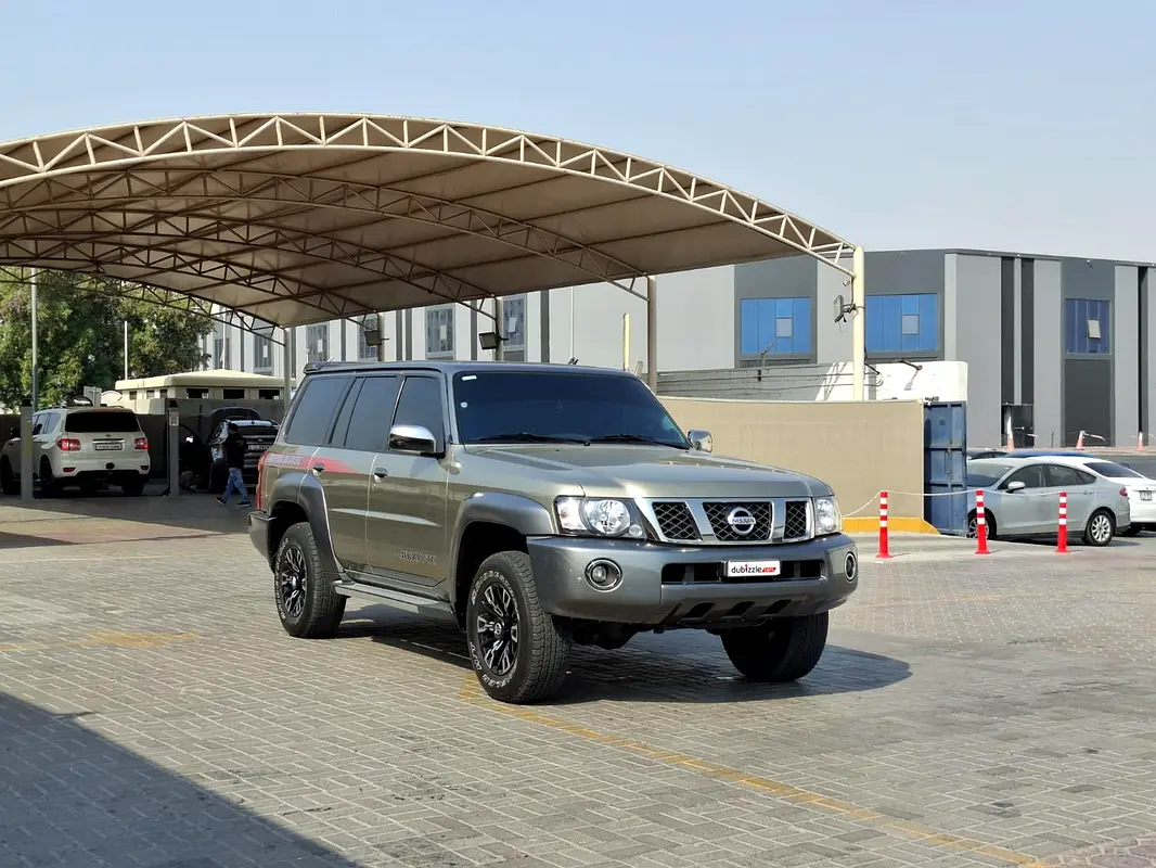Nissan Patrol Safari 2023 — photo 1 of 13